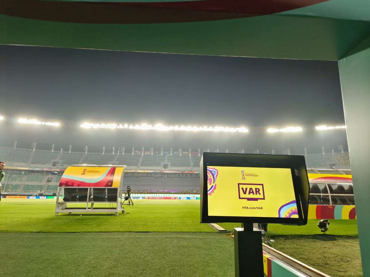 VAR dan Sepak Bola Modern 2025: Antara Keadilan Digital dan Kontroversi Lapangan